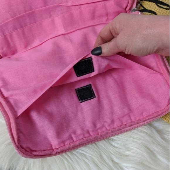 Fair Trade Floral Tablet E-reader Sleeve Wool - Picture 4 of 9